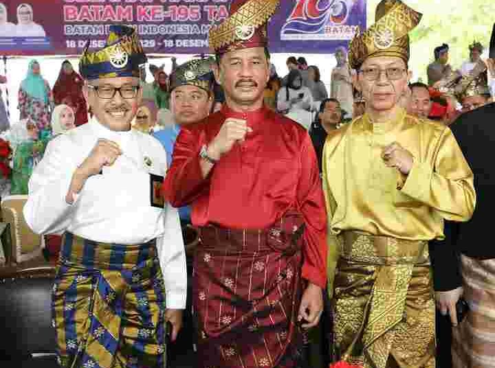 Rudi Bertindak Sebagai Inspektur Upacara Peringatan Hari Jadi Kota Batam ke-195