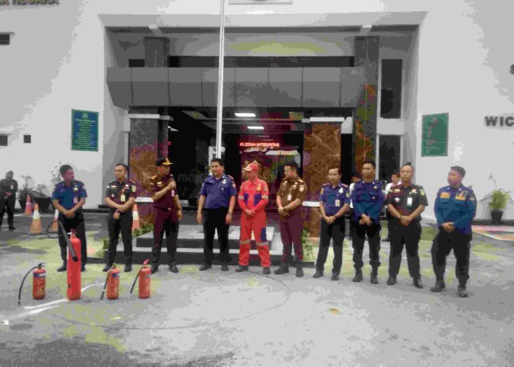 Kejari Batam Melakukan Simulasi Pencegahan Kebakaran di Pandu Dinas Damkar Kota Batam