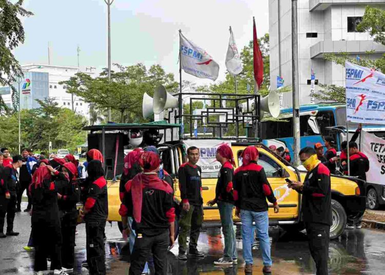 Polresta Barelang Kawal Unjuk Rasa Koalisi Rakyat Batam di Graha Kepri
