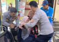 Kapolsek Apresiasi Ka SPK Saat Memberikan Pelayanan Prima pada Masyarakat Berkebutuhan Khusus