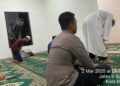 Polsek Sekupang Laksanakan Pengamanan Sholat Subuh Pertama Ramadhan di Masjid Al-Jama’ah
