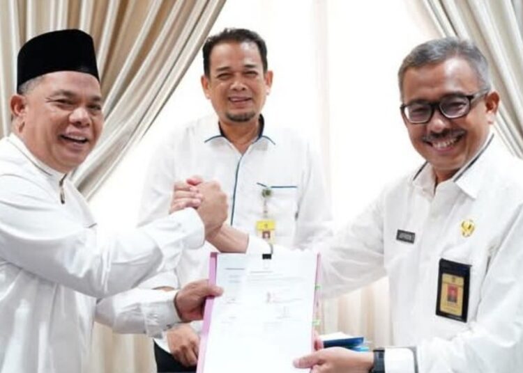 Pemko Serahkan Dana Hibah Rp1 Miliar Kepada Kemenag Kota Batam, Untuk Bantuan Transport Jamaah Calon Haji