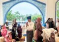 Shalat Idul Fitri Berlangsung Khidmat, Amsakar Terima Warga dalam Acara Open House
