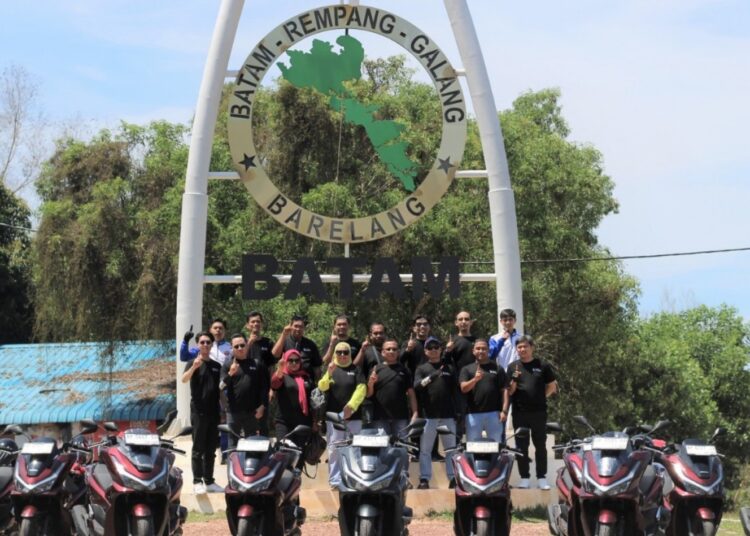 Rasakan Sensasi Berkendara New Honda PCX160 RoadSync Menuju Titik Nol