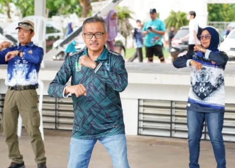 Berlangsung Semarak, Sekda Jefridin Turut Senam Sehat di Acara Gebyar Pendidikan Tingkat Kota Batam