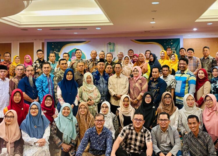Halalbihalal IKA Unri Batam: Amsakar Achmad Ajak Alumni Berkolaborasi Majukan Kota Batam