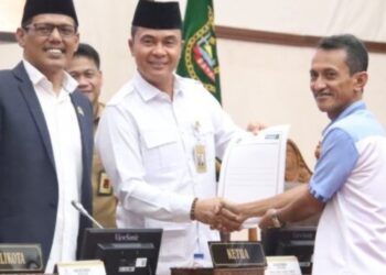 DPRD Kota Batam Gelar Paripurna Bahas Tanggapan Fraksi, Tetapkan Asnawati Atiq Pimpin Pansus Ranperda Kota Ramah Anak