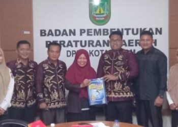 BAPEMPERDA DPRD Kota Batam Gelar Rakor Harmonisasi Propemperda 2025 Dan Terima Kunjungan Pansus DPRD Kota Baru
