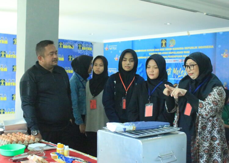 Anak Binaan LPKA Batam Ikuti Pelatihan Baking, Belajar Membuat Bolu Pandan