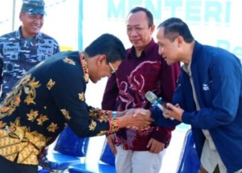 Ketua DPRD Hadiri Kunker Mentrans Ke Rempang, 45 Sertifikat Hak Milik Diserahkan Kepada Warga