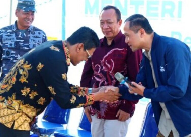 Ketua DPRD Hadiri Kunker Mentrans Ke Rempang, 45 Sertifikat Hak Milik Diserahkan Kepada Warga