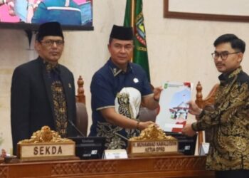 Gelar Paripurna DPRD Kota Batam Sahkan 15 Ranperda Masuk Propemperda Tahun 2026
