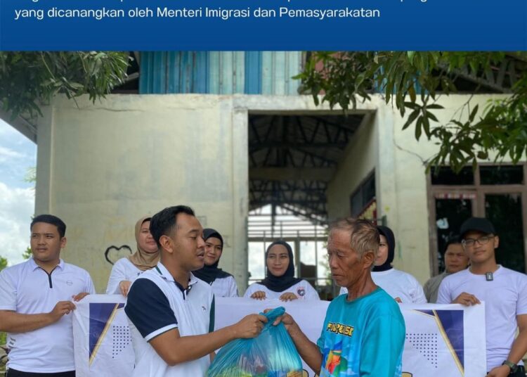 Dukung Program Akselerasi Menteri Imigrasi Dan Pemasyarakatan, Rutan Batam Bagikan Paket Sembako Ke Masyarakat