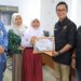 PWI Batam Berikan Penghargaan Pada Siswi SDN 001 Yang Berprestasi Di Kancah Nasional