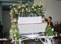 Tangis Putra Raja Solo Pecah Saat Peti Jenazah Dibawa Kereta