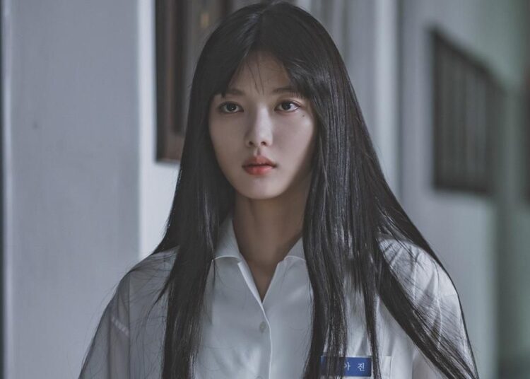 Profil 7 Pemain Dear X: Kim Yoo Jung Tampil Menggugah
