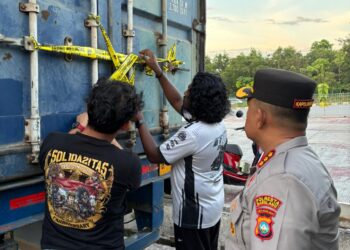 Tim Gabungan Polresta Barelang Gerebek Gudang Penyimpanan Balpres Ilegal Di Tanjung Uncang