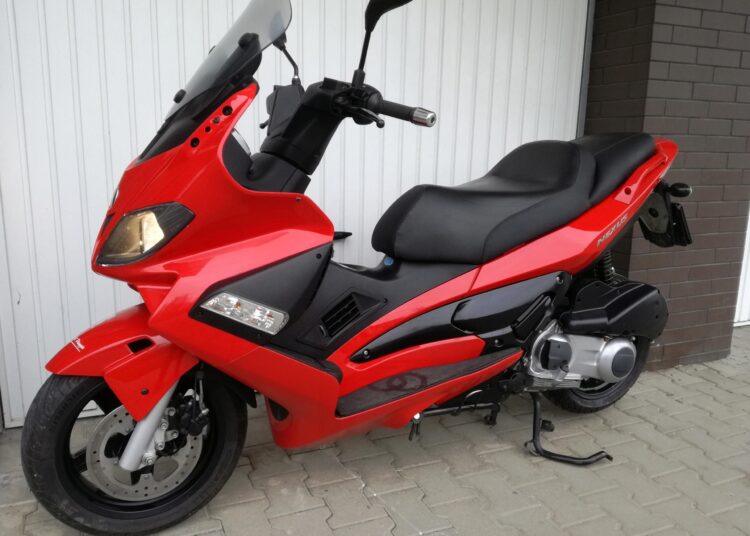Skuter Ini Mirip Yamaha XMAX, tapi Lebih Canggih dan Irit! Inilah Kymco DINK-X 125