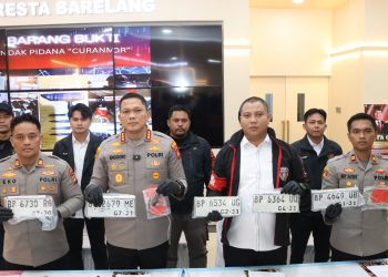 Kapolresta Barelang Pimpin Konferensi Pers Pengungkapan Kasus Curanmor, 40 Unit Sepeda Motor Berhasil Diamankan