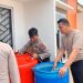 Satsamapta Polresta Barelang Distribusikan Air Bersih untuk Masyarakat di Perumahan Citra Nongsa