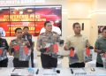 Kapolresta Barelang Pimpin Konferensi Pers Pengungkapan Kasus Pembunuhan di Sei Beduk