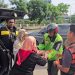 Ditreskrimsus Polda Kepri Gandeng Insan Pers Bagikan Ratusan Kantong Beras Di Momen Jumat Berkah